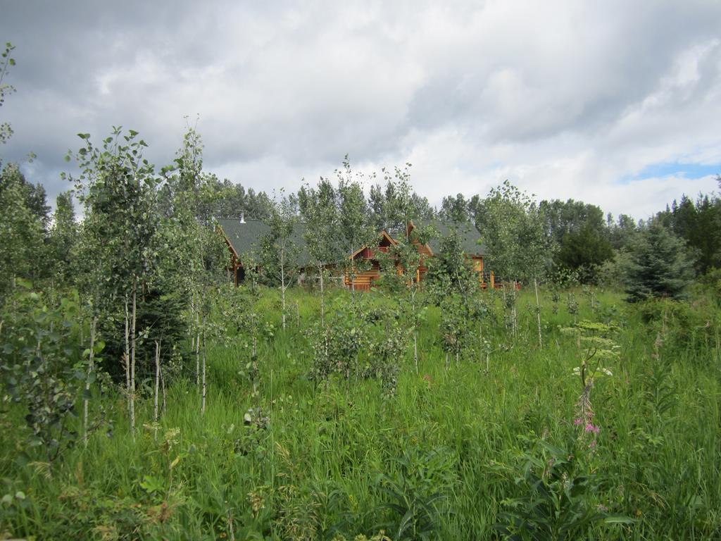 Ldr Lodge - Last Dollar Ranch Smithers Exterior photo