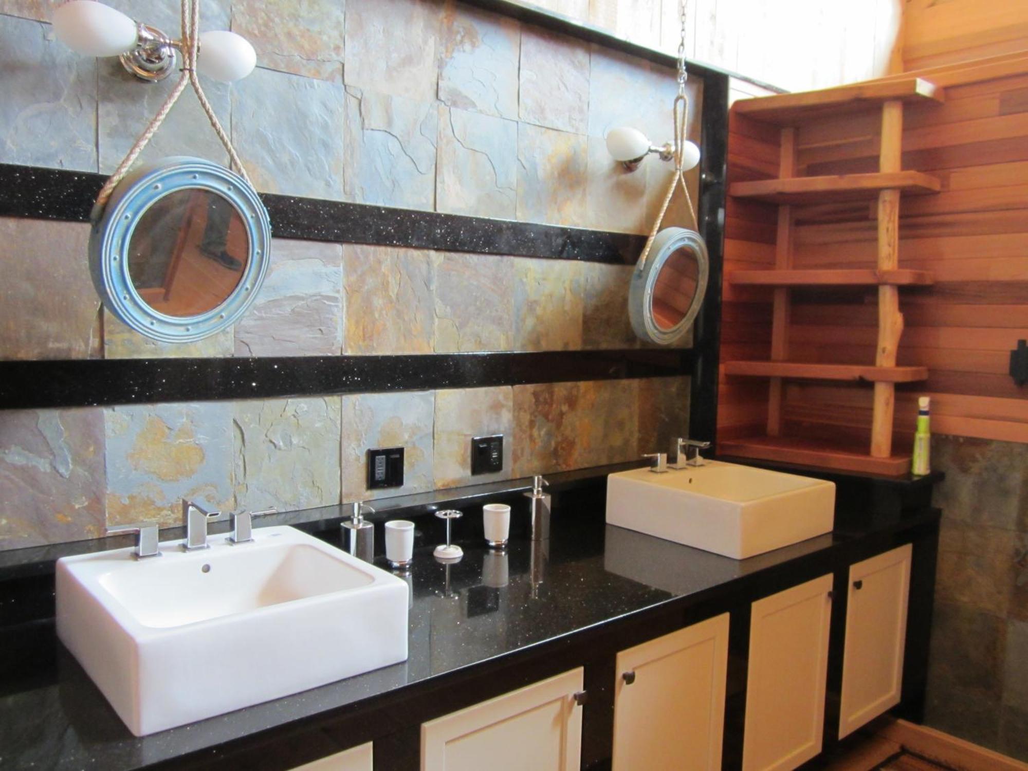 Ldr Lodge - Last Dollar Ranch Smithers Room photo