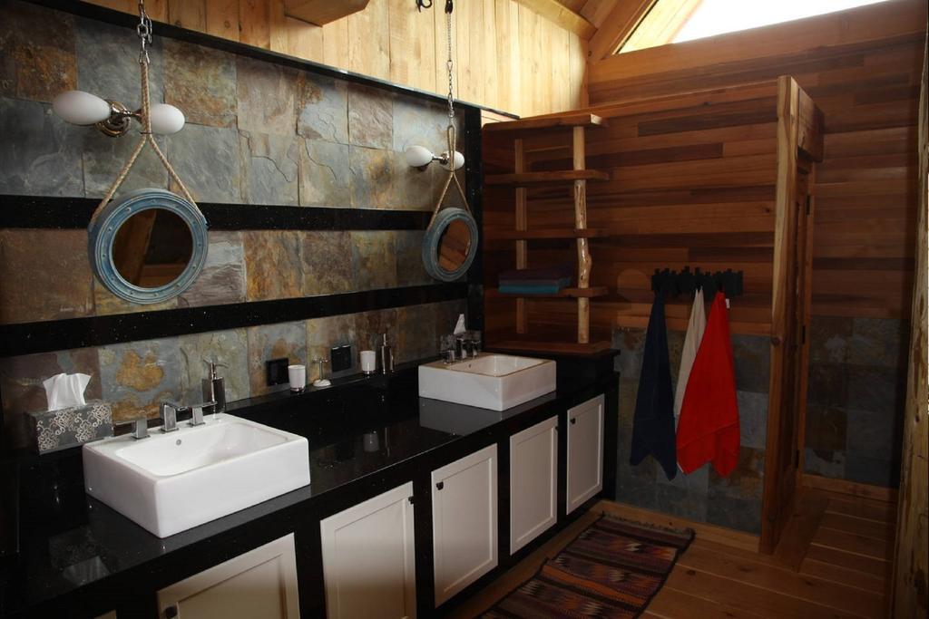 Ldr Lodge - Last Dollar Ranch Smithers Exterior photo