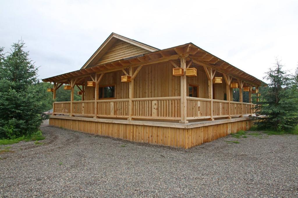 Ldr Lodge - Last Dollar Ranch Smithers Exterior photo
