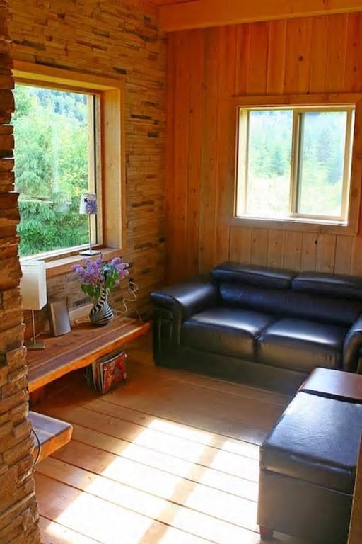 Ldr Lodge - Last Dollar Ranch Smithers Exterior photo